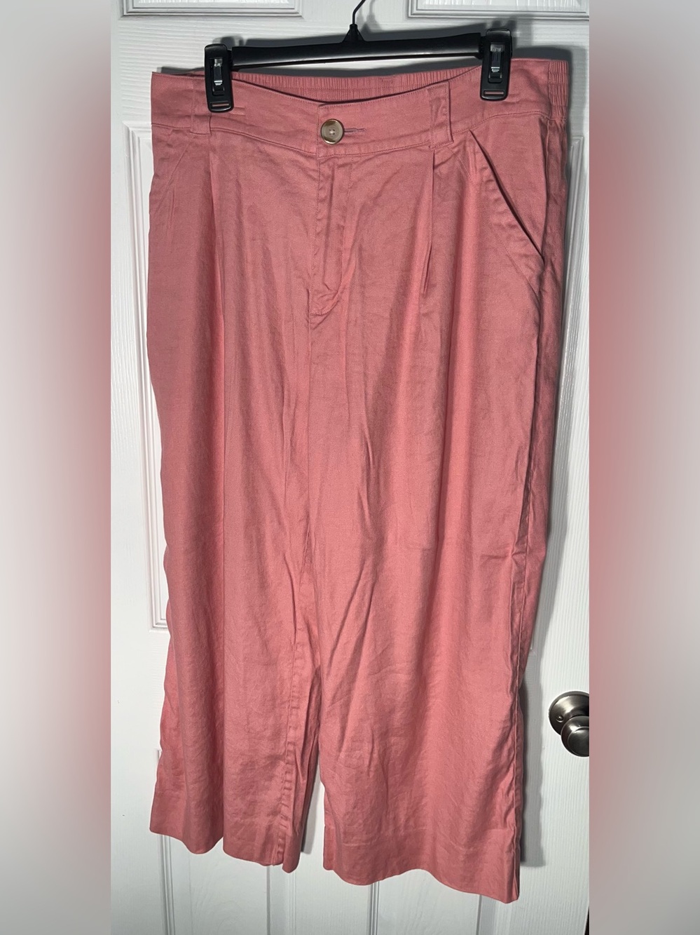 Women’s CAbi Cruise Crops Pants Dusty Rose Pink Pleated Size Large Elastic Back
